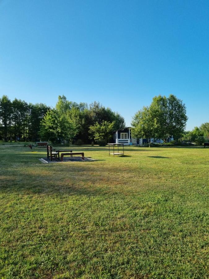 Campsite 37A - Wooden Cabins Karklė エクステリア 写真